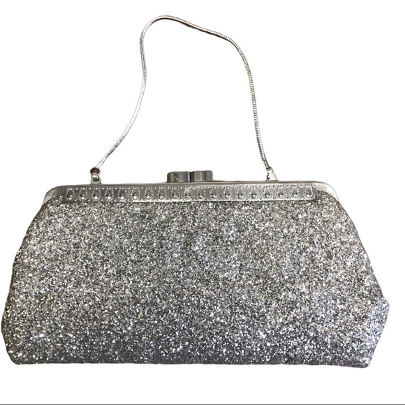 Vintage Handbags - Sequin Silver Vintage Evening Hangbag